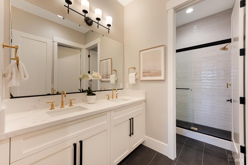 22 Oak Knoll Court Petaluma CA 94952