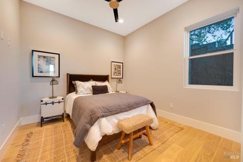 22 Oak Knoll Court Petaluma CA 94952