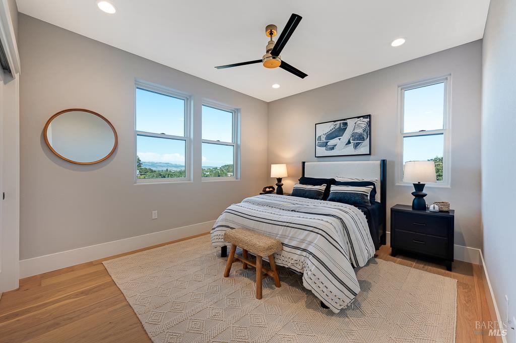 22 Oak Knoll Court Petaluma CA 94952
