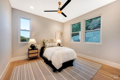 22 Oak Knoll Court Petaluma CA 94952