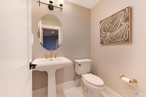 22 Oak Knoll Court Petaluma CA 94952