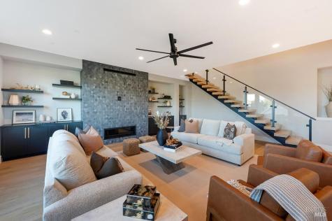 22 Oak Knoll Court Petaluma CA 94952