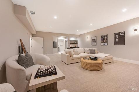 22 Oak Knoll Court Petaluma CA 94952