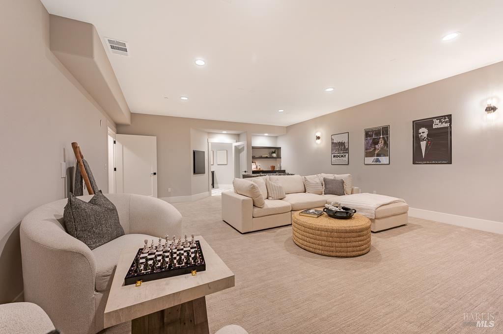 22 Oak Knoll Court Petaluma CA 94952