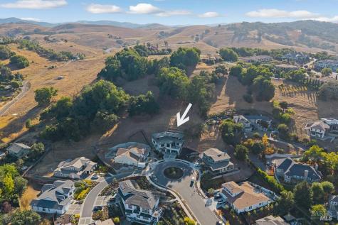 22 Oak Knoll Court Petaluma CA 94952