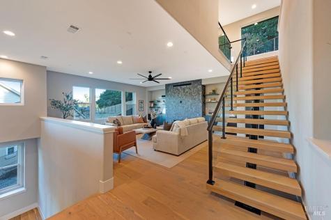 22 Oak Knoll Court Petaluma CA 94952