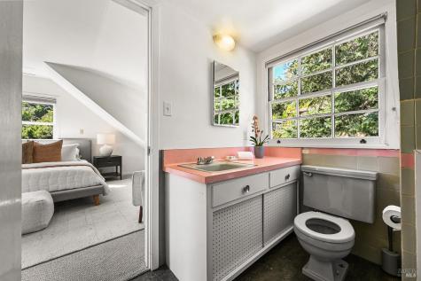 18 Plumas Avenue San Anselmo CA 94960