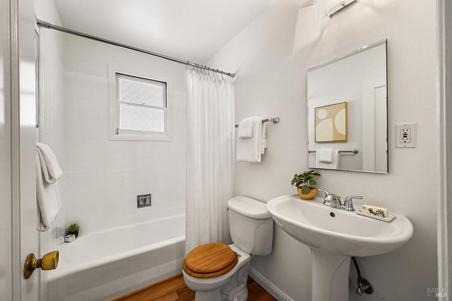 18 Plumas Avenue San Anselmo CA 94960