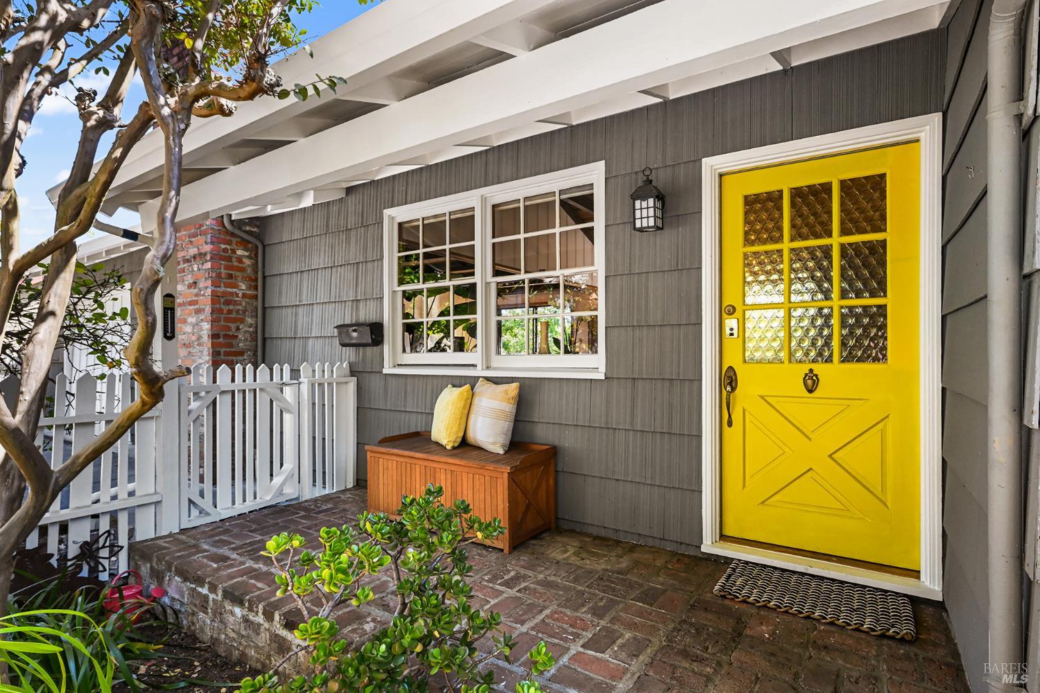 18 Plumas Avenue San Anselmo CA 94960