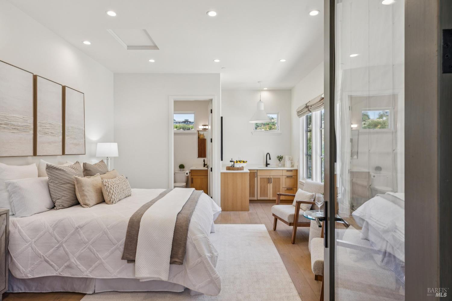 1035 Loma Vista Drive Napa CA 94558