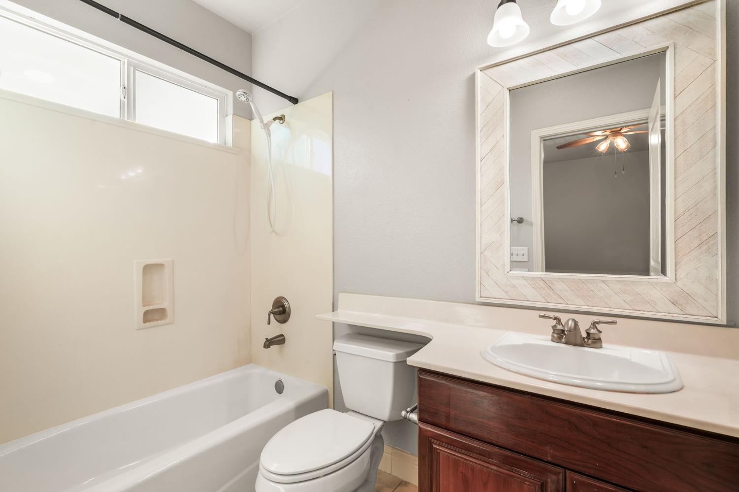 2552 Pinkerton Way Lodi CA 95242