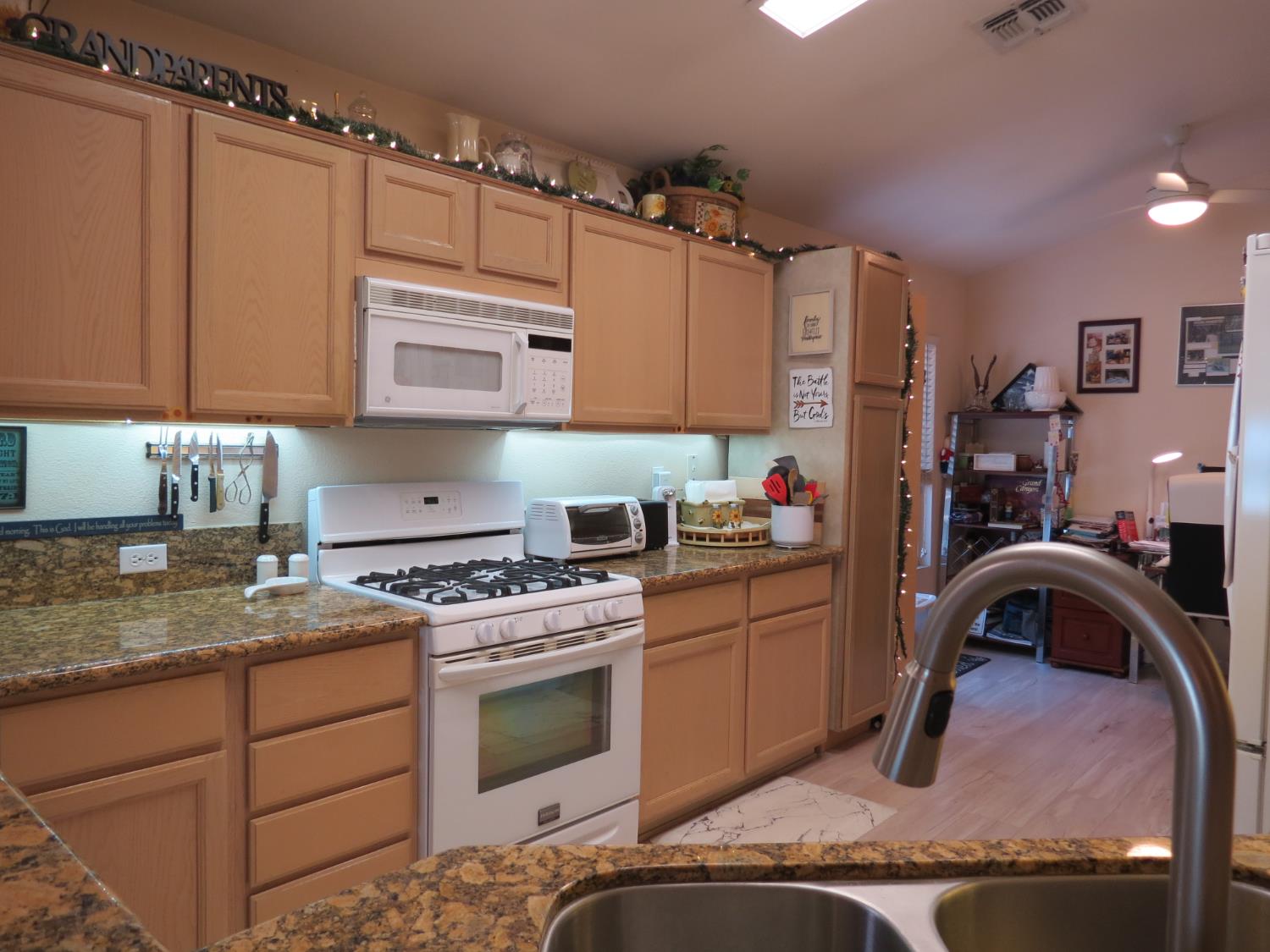 5321 Angelrock Loop Roseville CA 95747