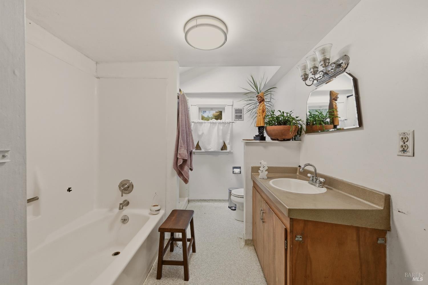 589 Pleasant Hill Road Sebastopol CA 95472