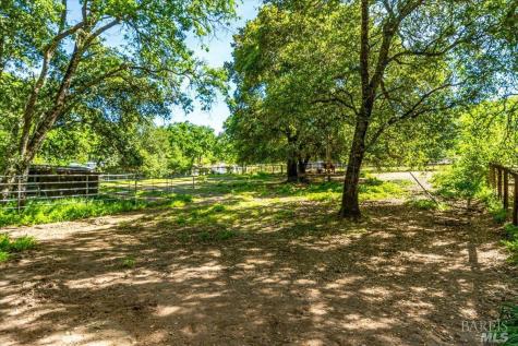 840-845 Horn Avenue Glen Ellen CA 95442