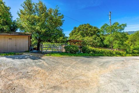 840-845 Horn Avenue Glen Ellen CA 95442