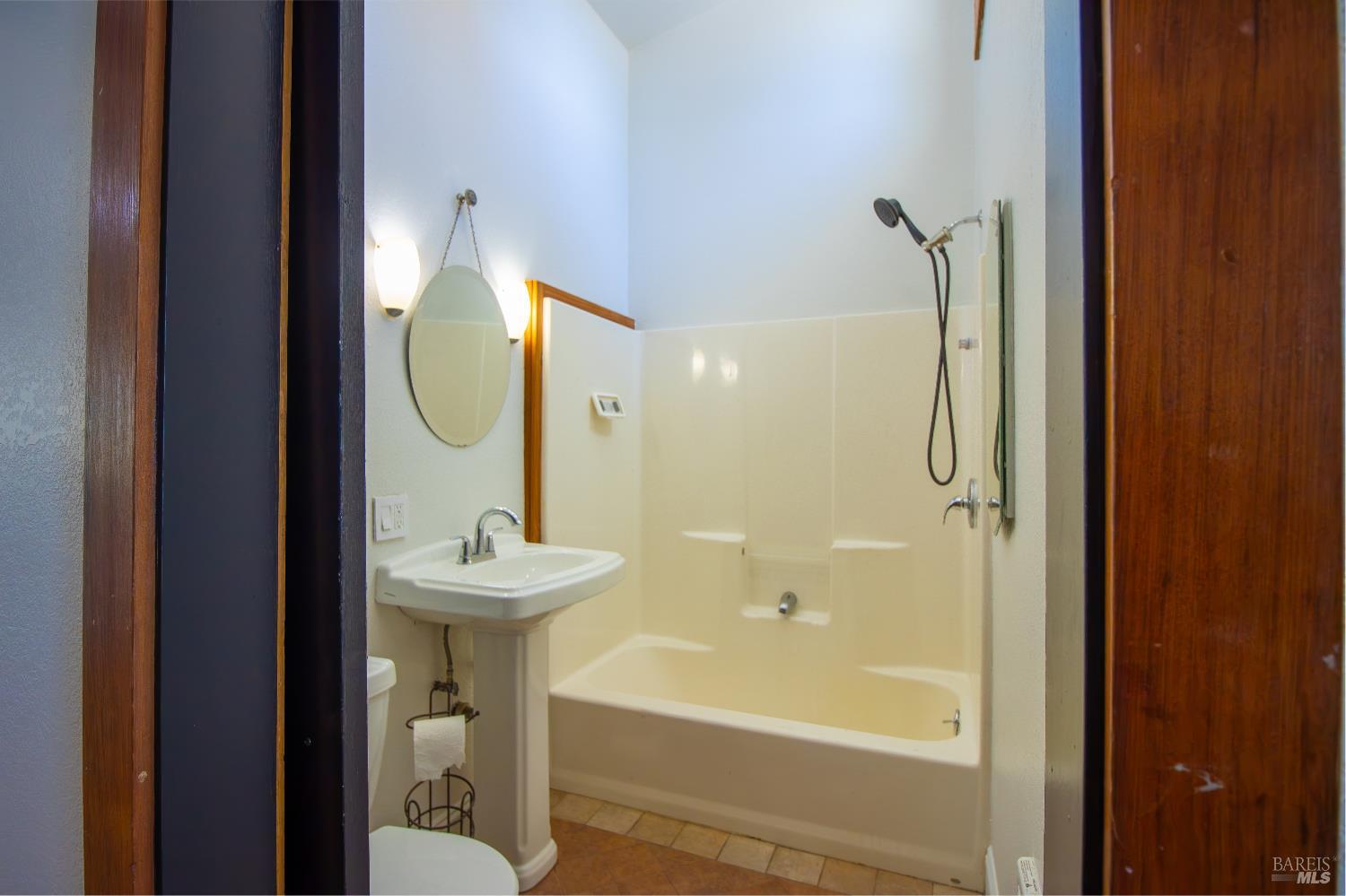 2901-2903 Road I Redwood Valley CA 95470