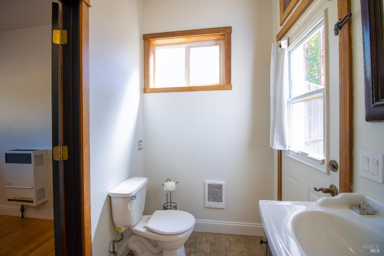 2901-2903 Road I Redwood Valley CA 95470