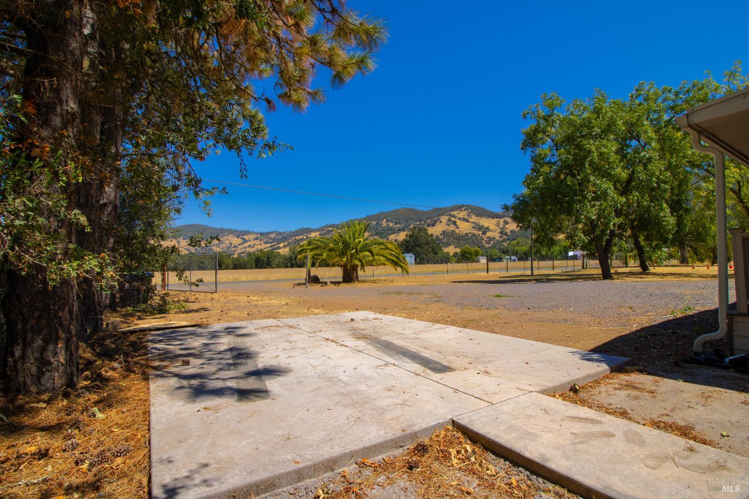 2901-2903 Road I Redwood Valley CA 95470