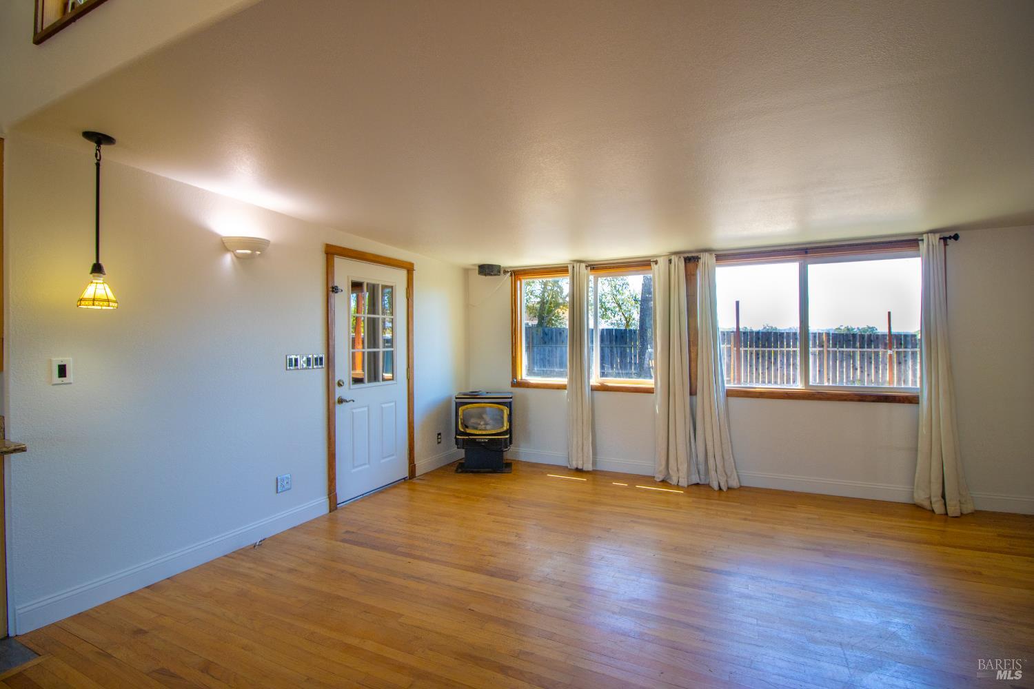 2901-2903 Road I Redwood Valley CA 95470