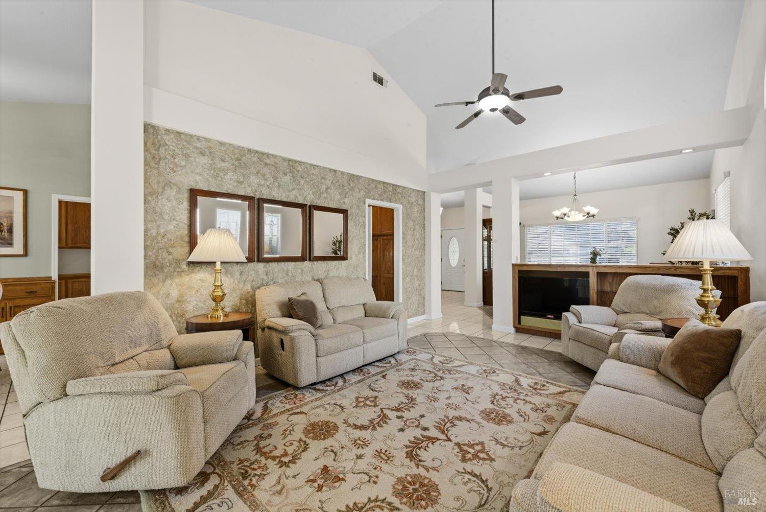 207 Laurelwood Way Vacaville CA 95687