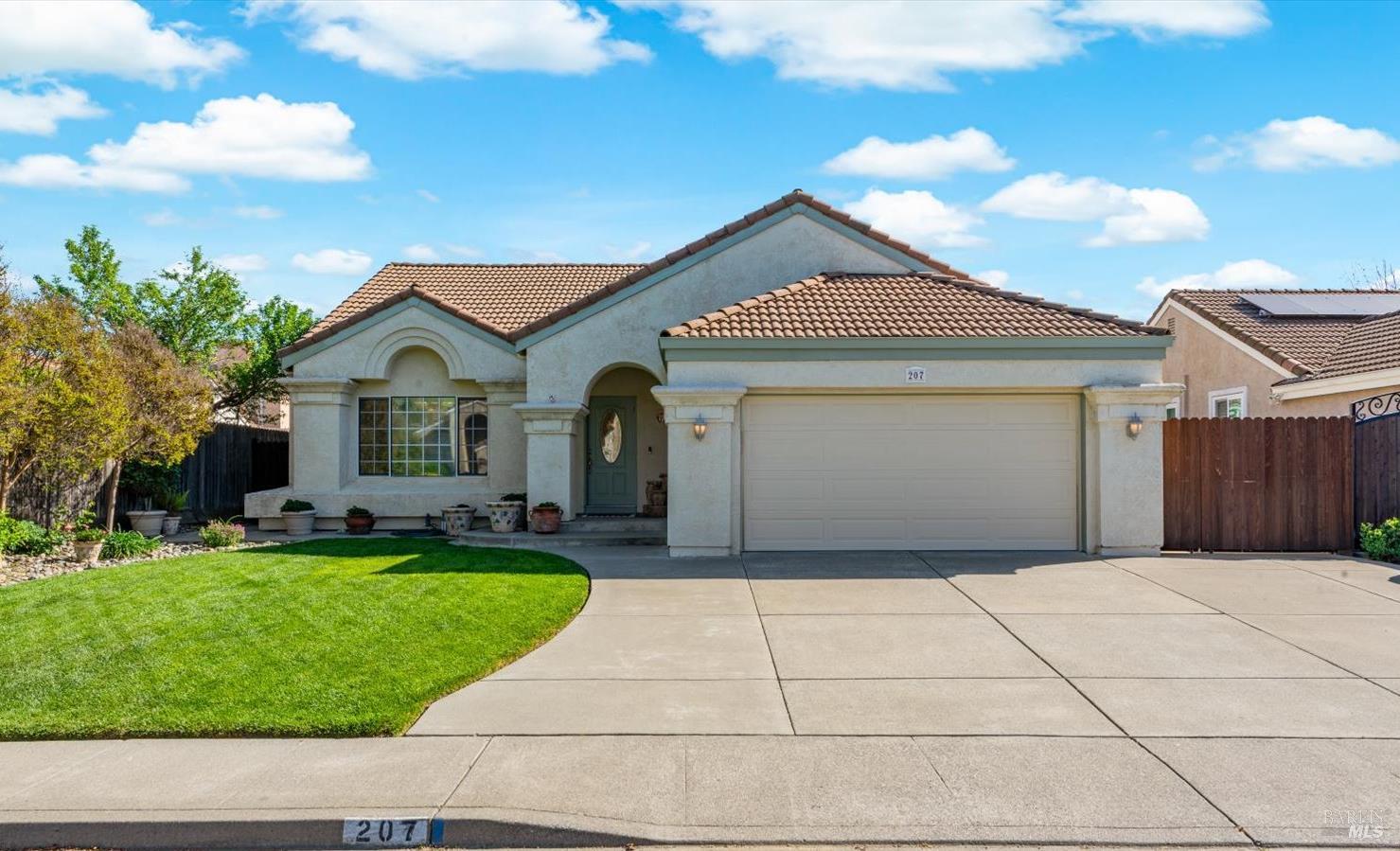 207 Laurelwood Way Vacaville CA 95687