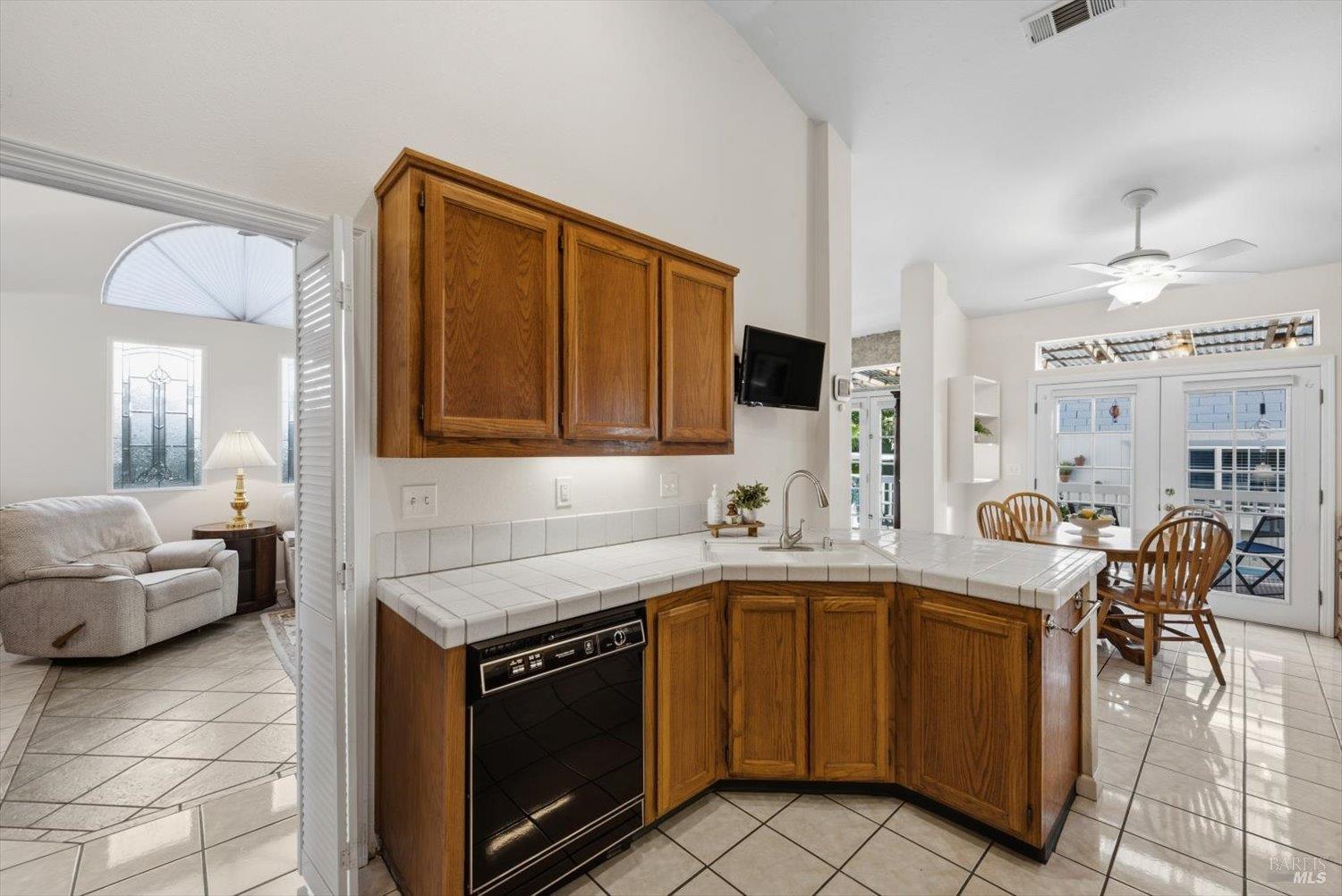 207 Laurelwood Way Vacaville CA 95687