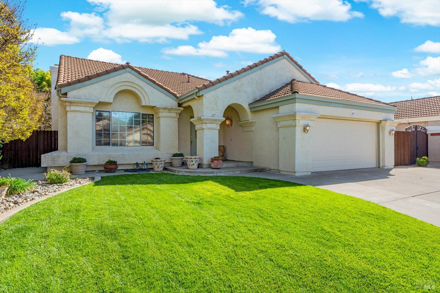 207 Laurelwood Way Vacaville CA 95687