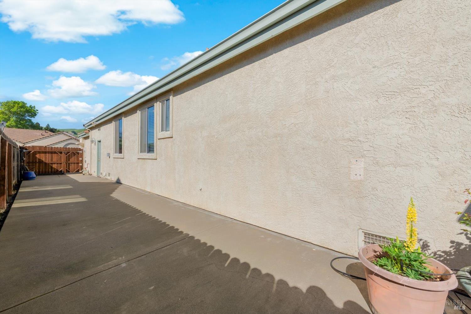 207 Laurelwood Way Vacaville CA 95687