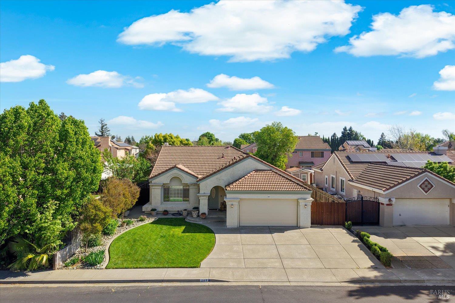 207 Laurelwood Way Vacaville CA 95687