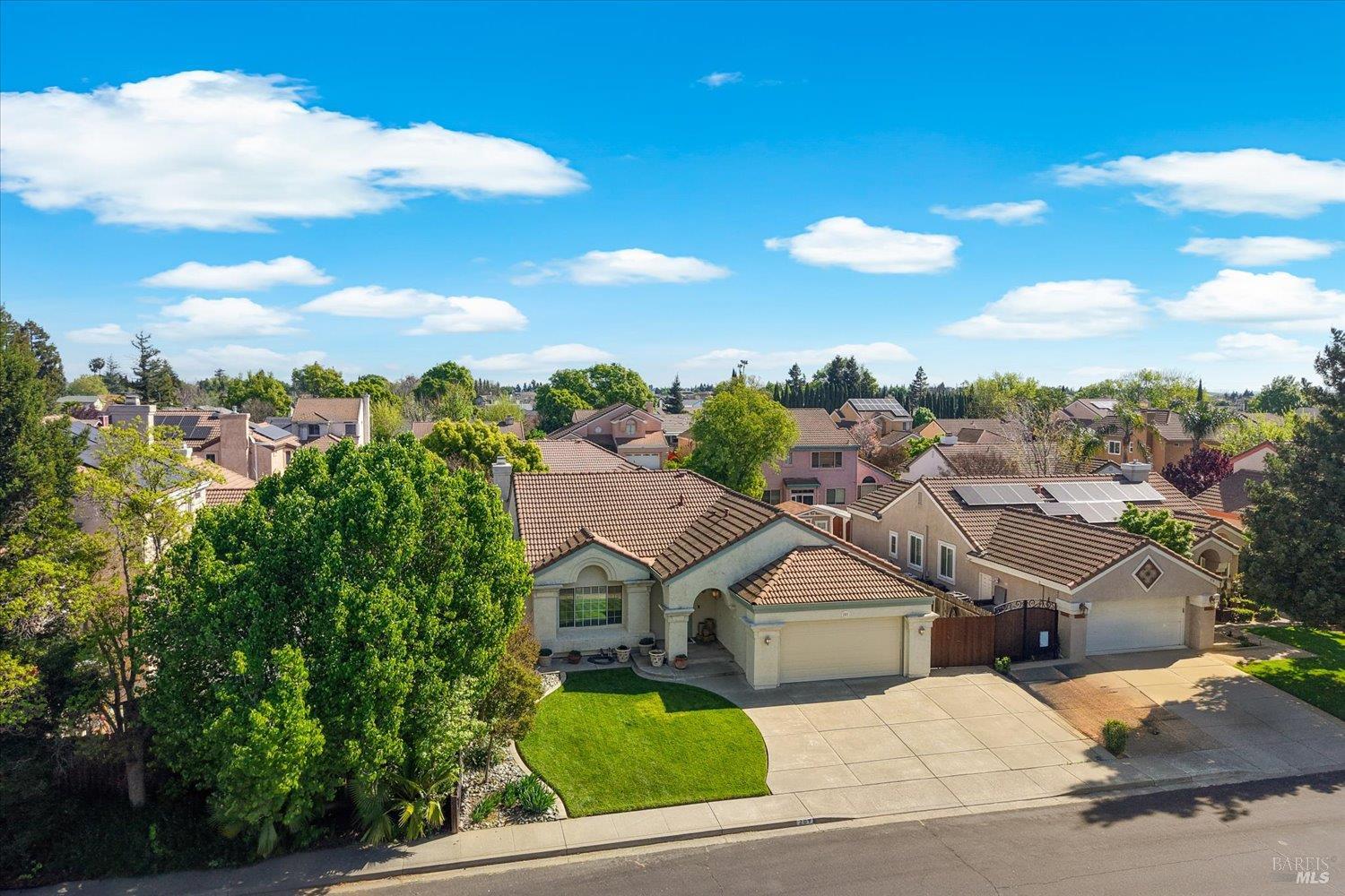 207 Laurelwood Way Vacaville CA 95687