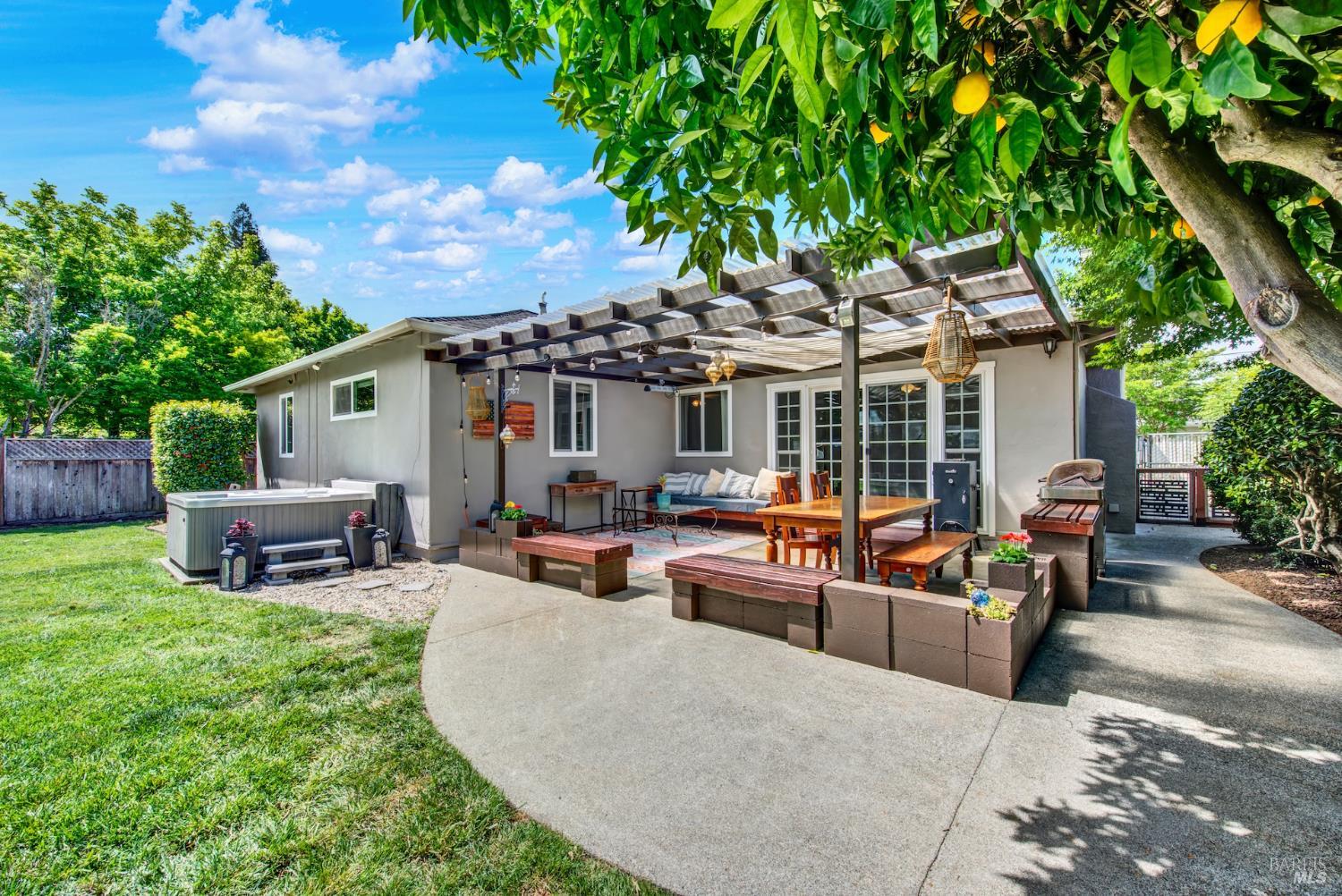 2830 Linda Vista Avenue Napa CA 94558