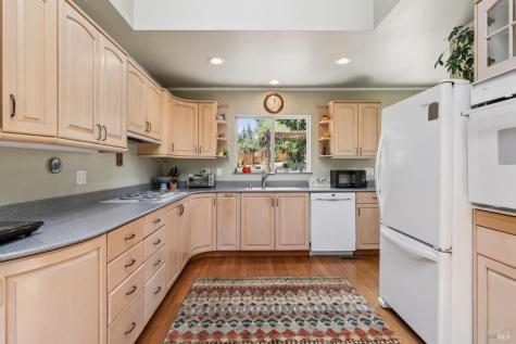 807 Reichert Avenue Novato CA 94945