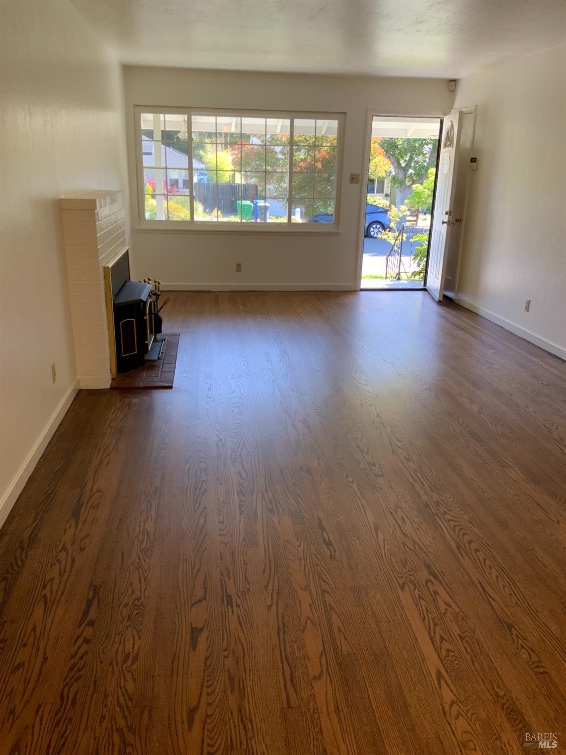 525 Minahen Street N Napa CA 94559