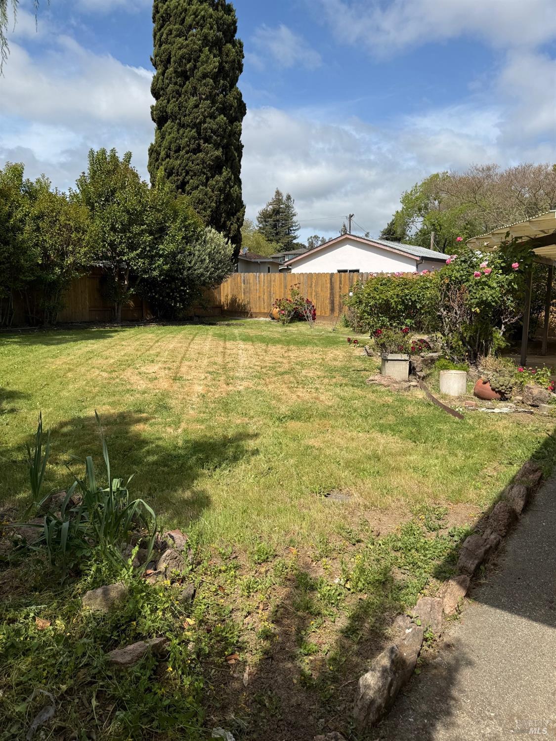 525 Minahen Street N Napa CA 94559