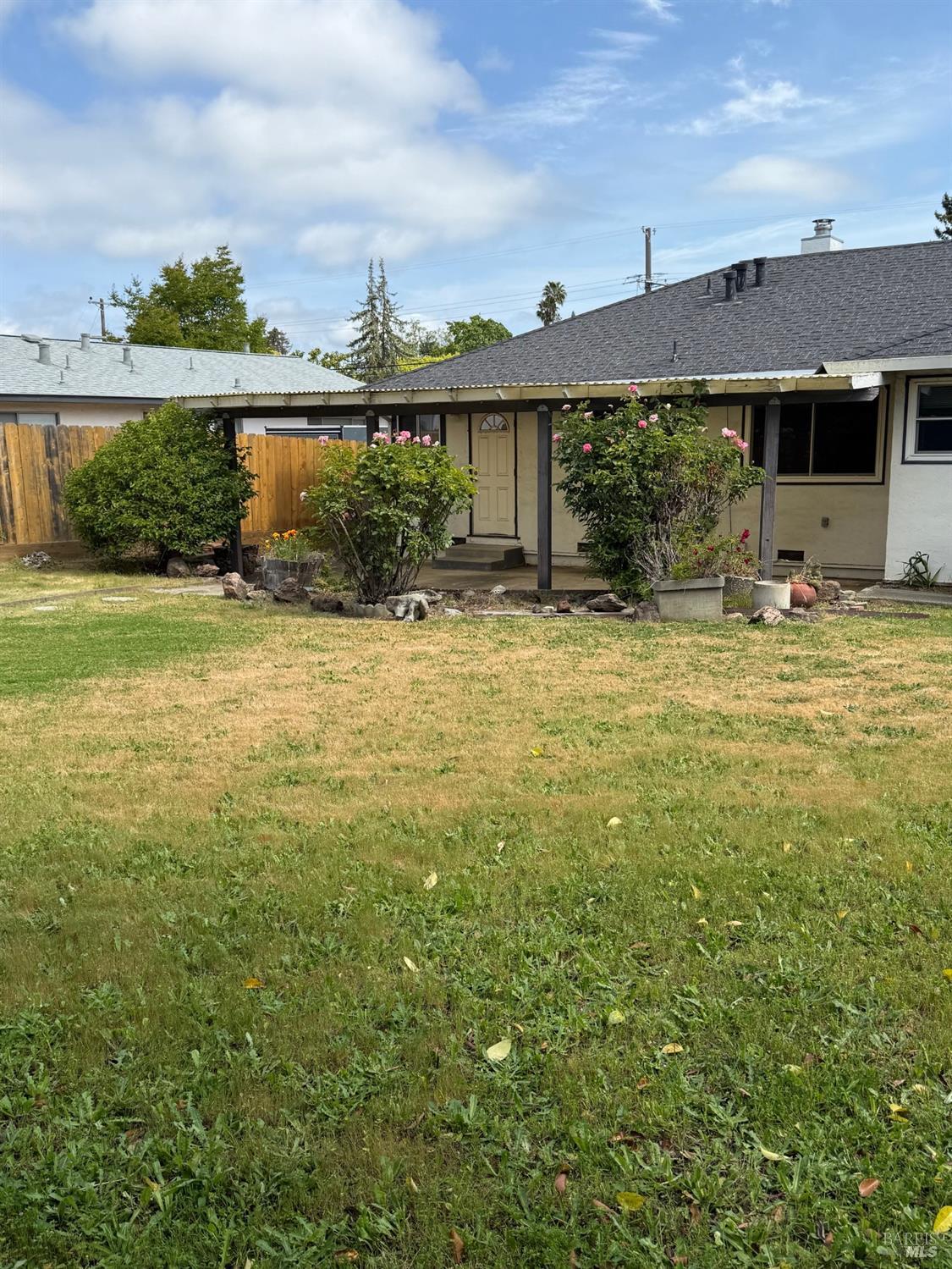 525 Minahen Street N Napa CA 94559