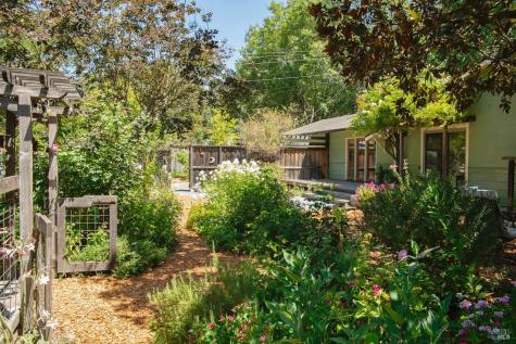 8920 Green Valley Road Sebastopol CA 95472