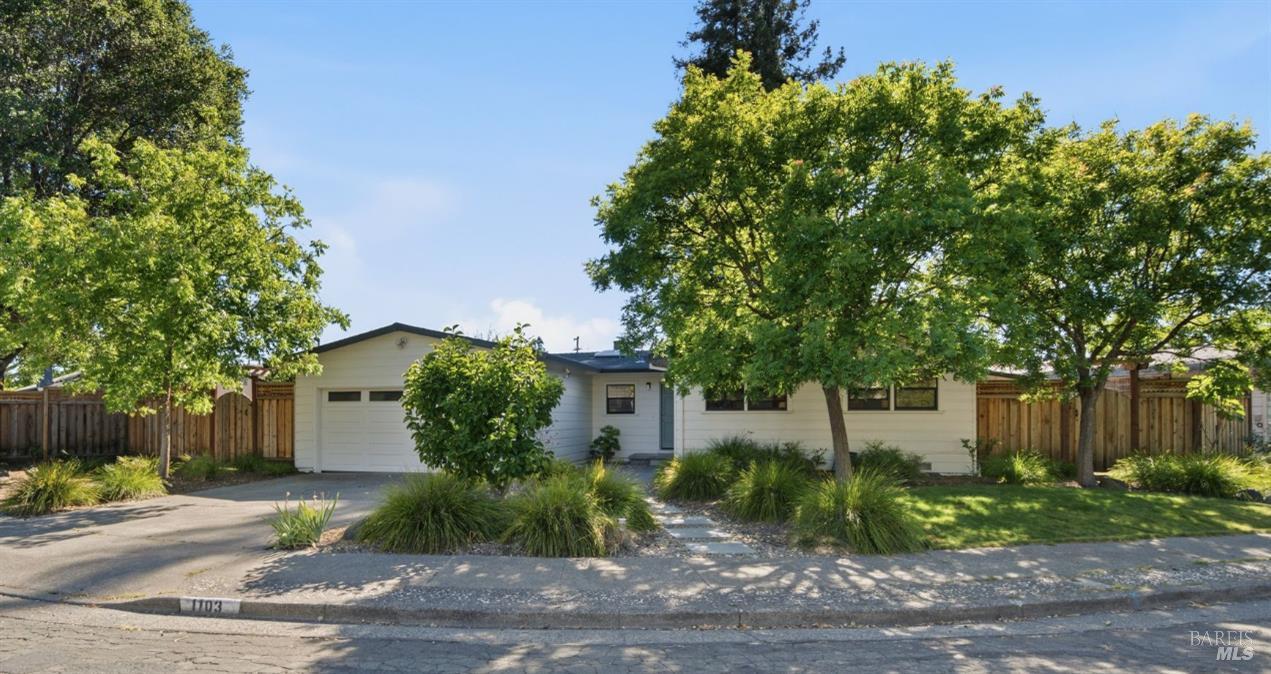 1103 Michigan Drive Santa Rosa CA 95405