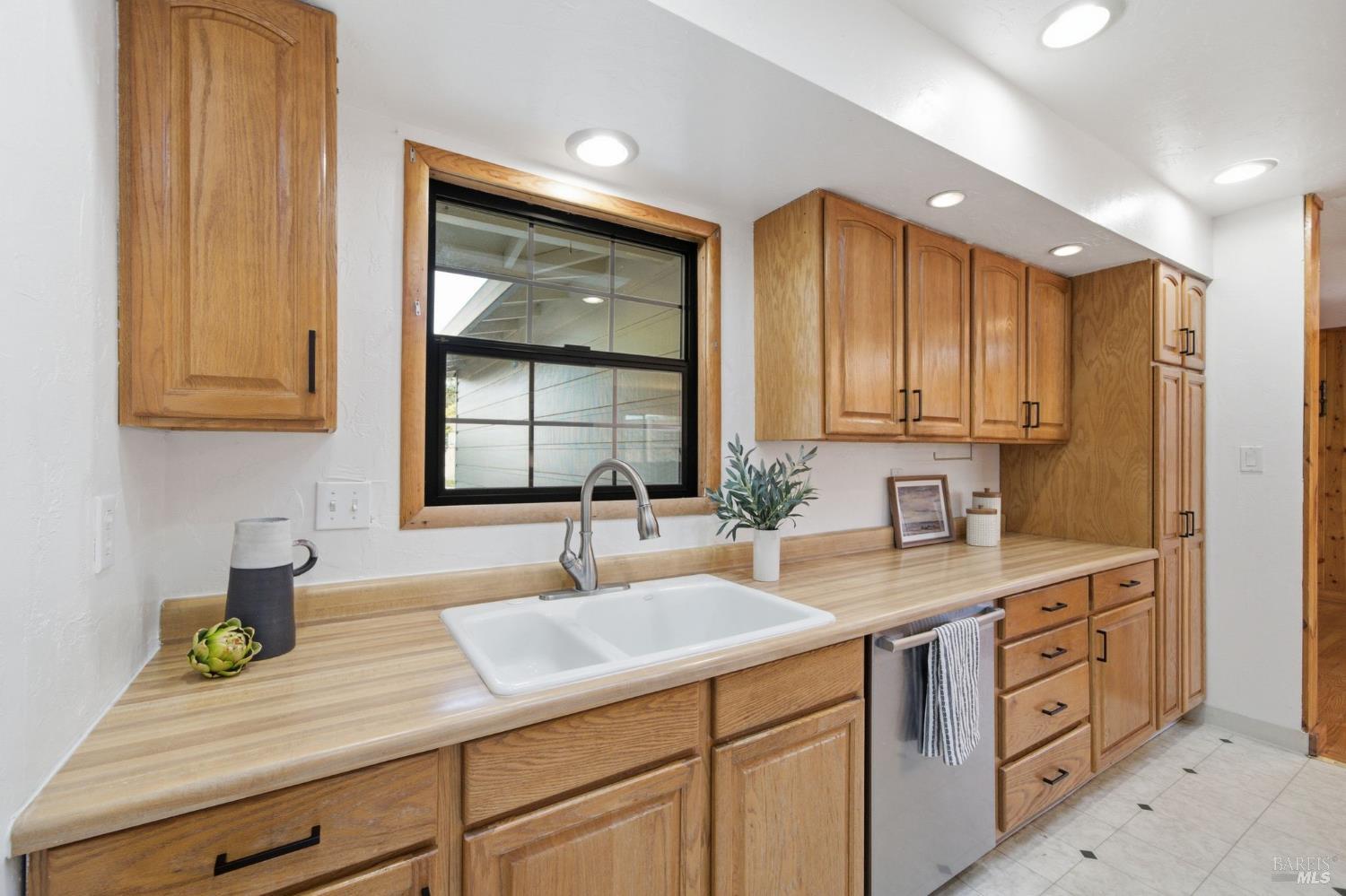 1103 Michigan Drive Santa Rosa CA 95405