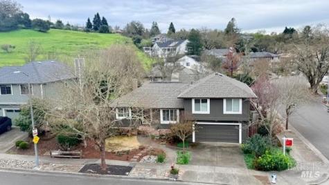 4808 Foxglove Court Santa Rosa CA 95405