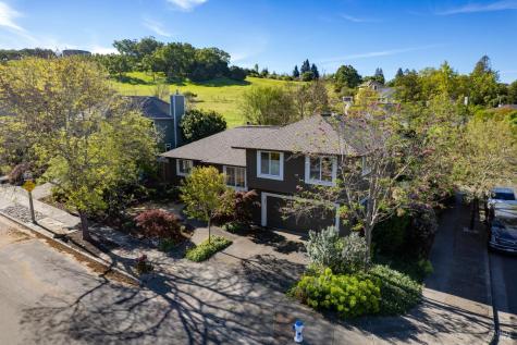 4808 Foxglove Court Santa Rosa CA 95405