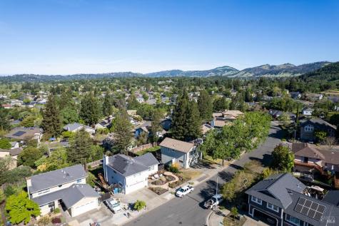 4808 Foxglove Court Santa Rosa CA 95405