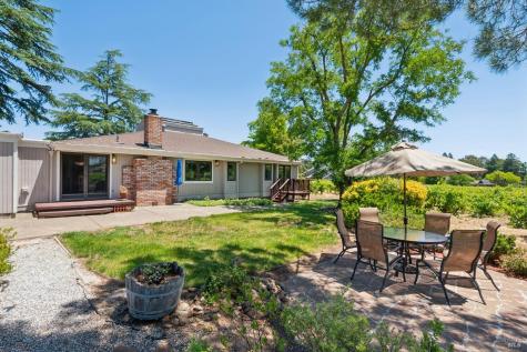 1075 Lark Avenue Sonoma CA 95476