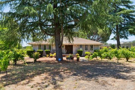 1075 Lark Avenue Sonoma CA 95476