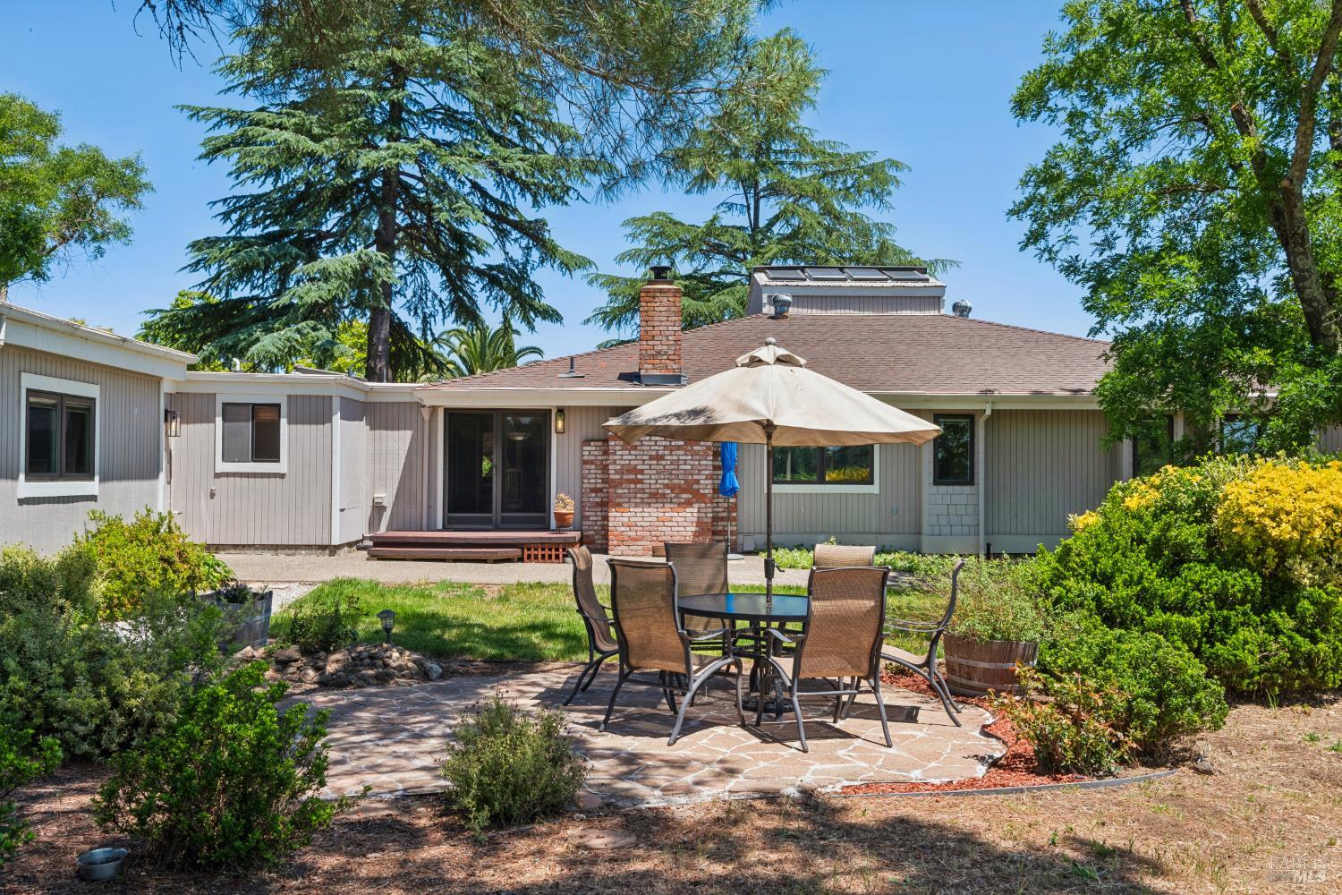 1075 Lark Avenue Sonoma CA 95476