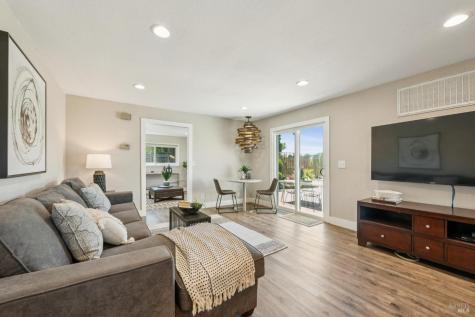 5370 Daywalt Lane Sebastopol CA 95472