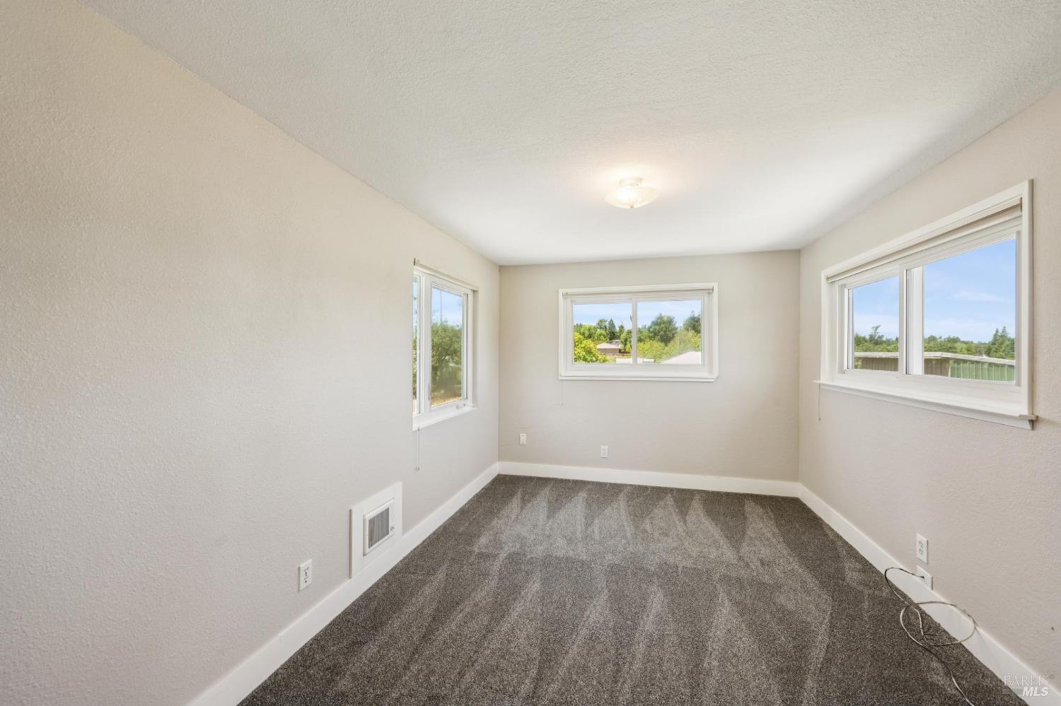 5370 Daywalt Lane Sebastopol CA 95472