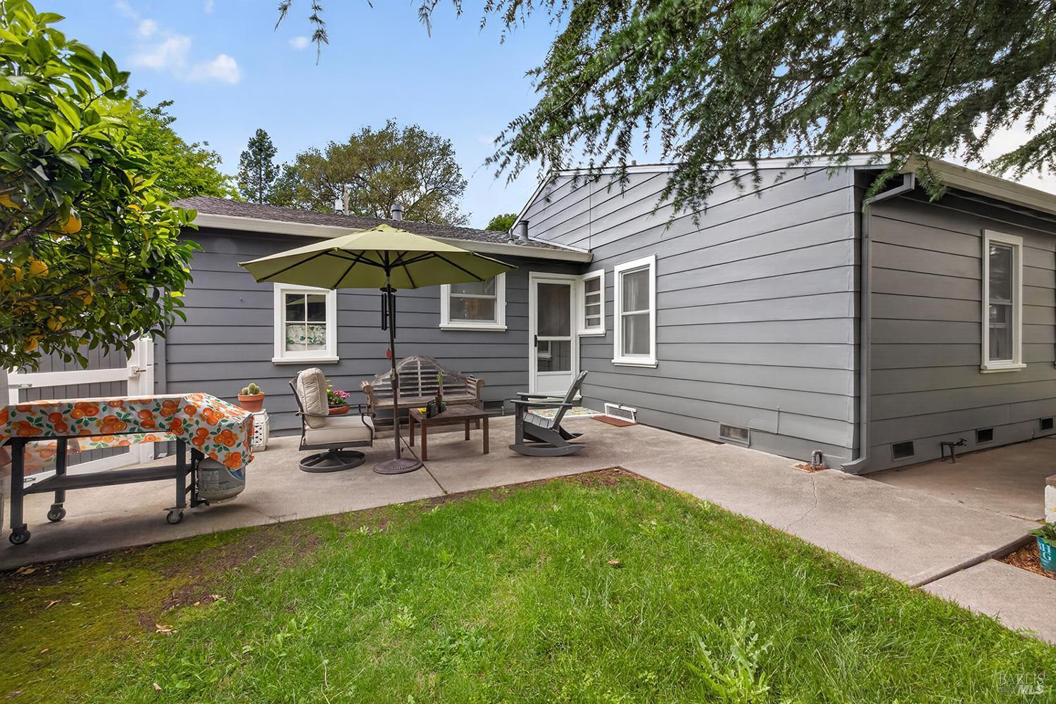 1832 Wright Street Santa Rosa CA 95404