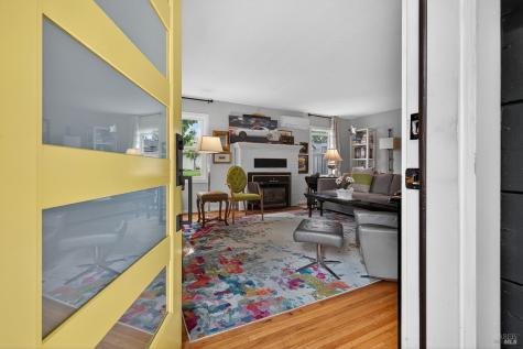 1832 Wright Street Santa Rosa CA 95404
