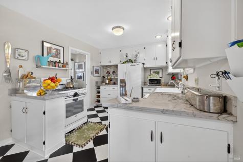 1832 Wright Street Santa Rosa CA 95404