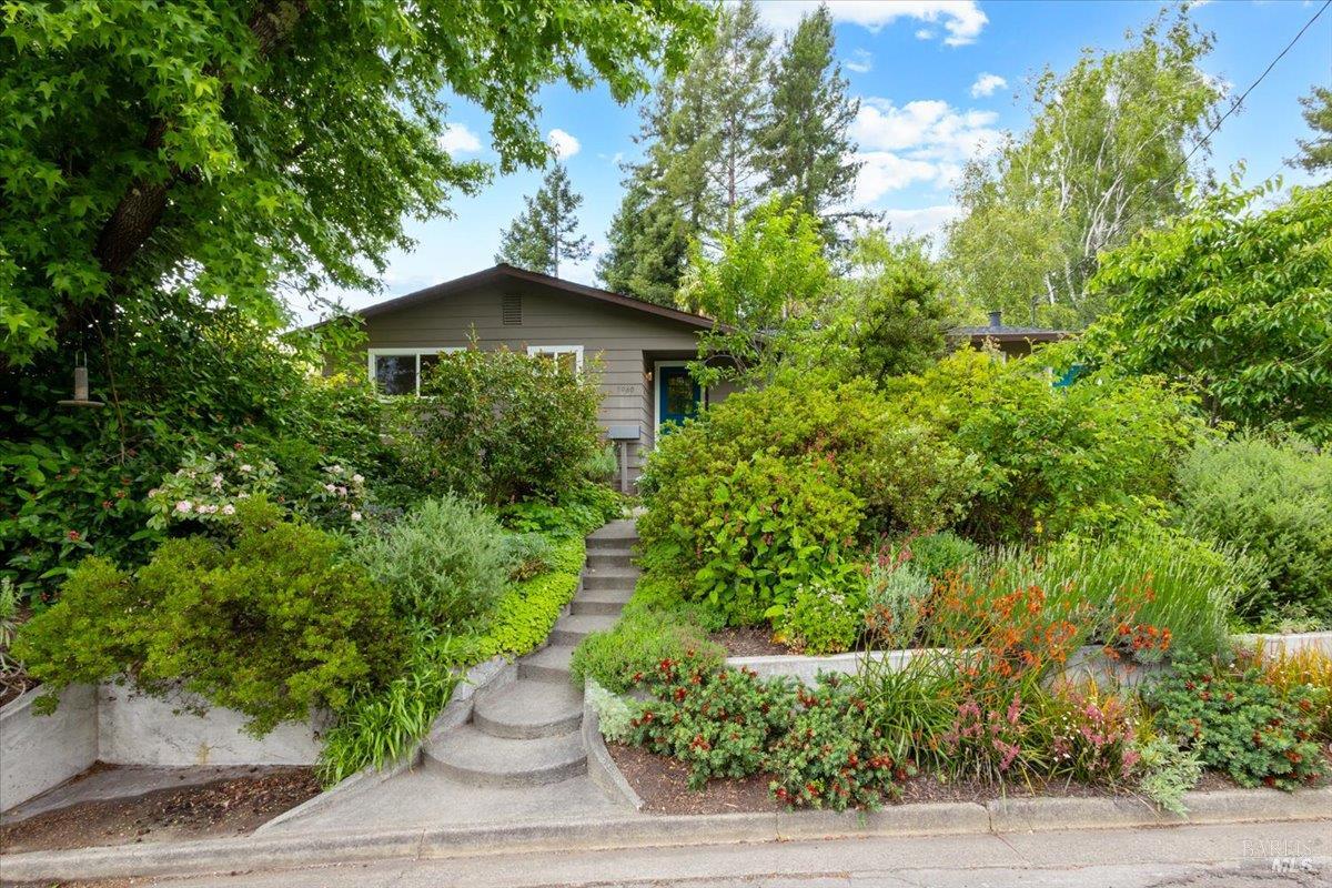 7960 Bella Vista Drive Sebastopol CA 95472